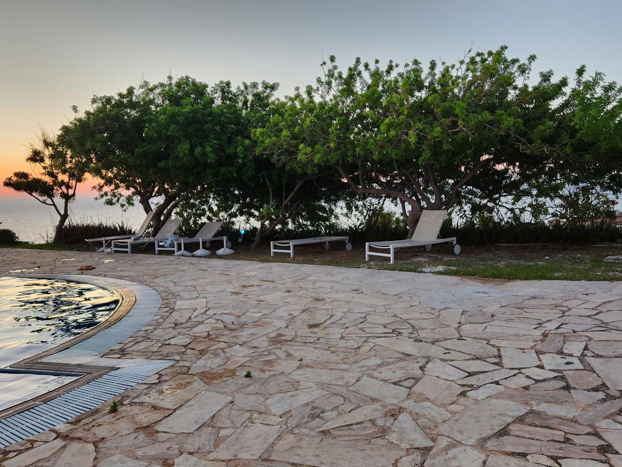 Serena Vacation Home Pomos Bagian luar foto