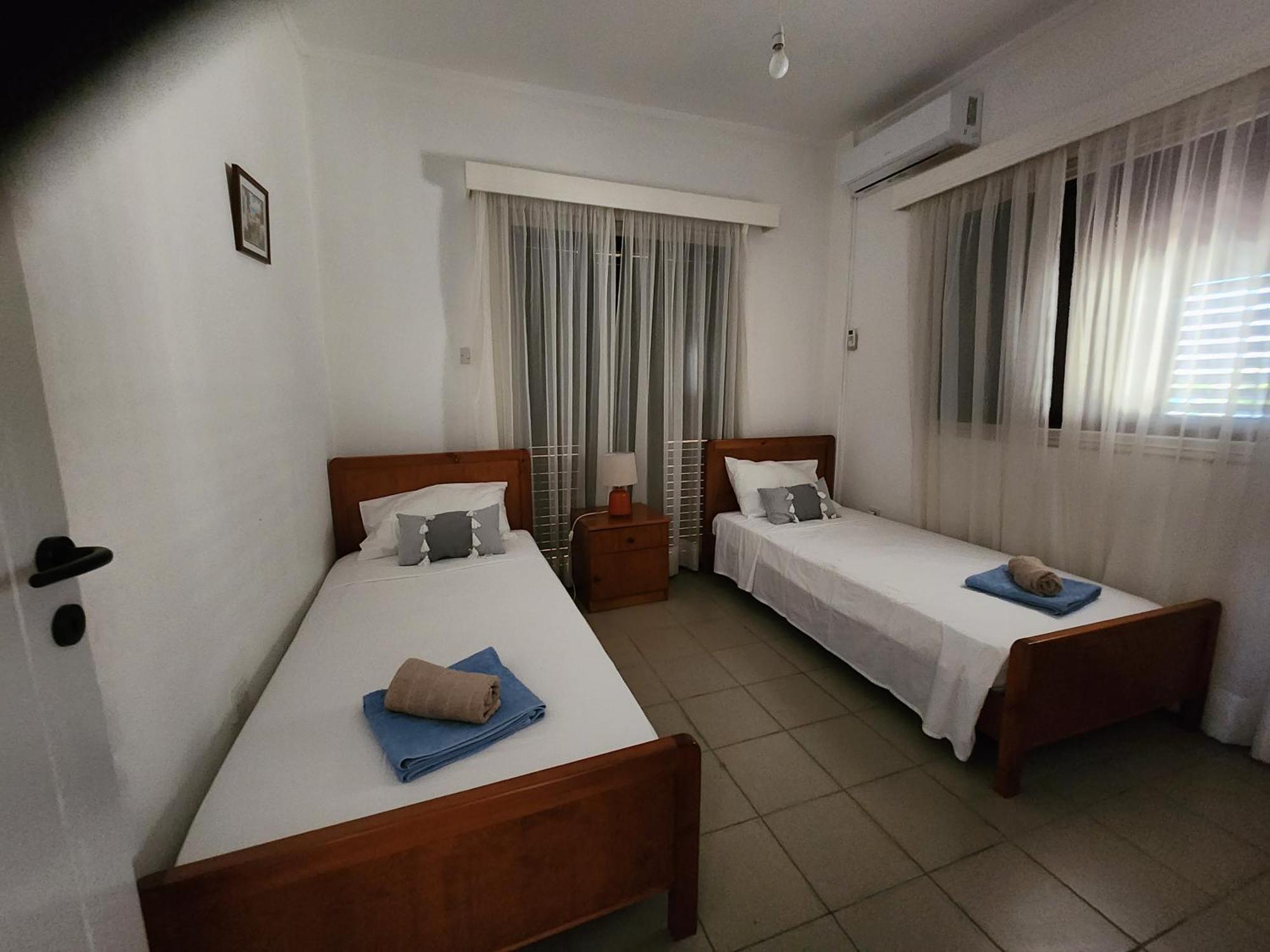 Serena Vacation Home Pomos Bagian luar foto