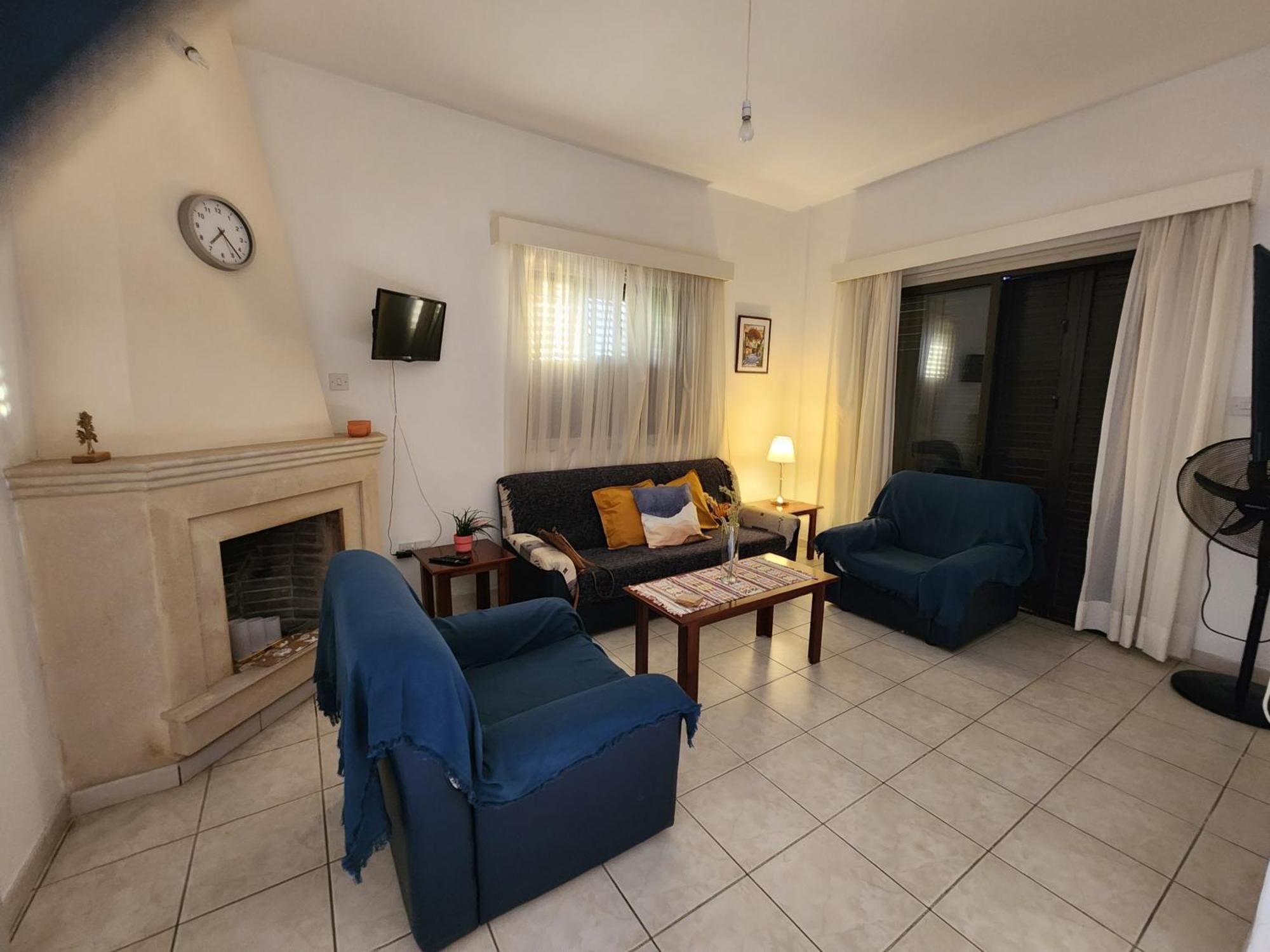 Serena Vacation Home Pomos Bagian luar foto
